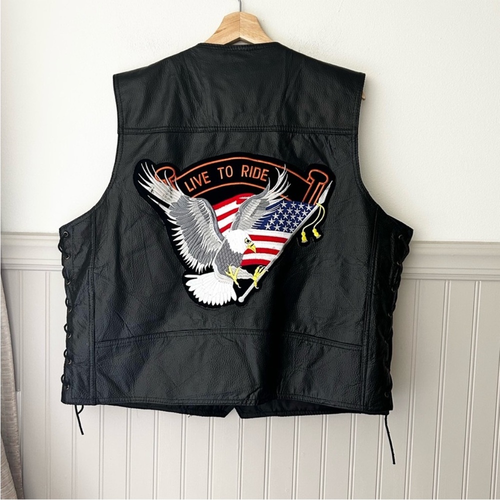 Diamond Plate Men’s Black Leather Vest with Eagle Embroidery Size 2X